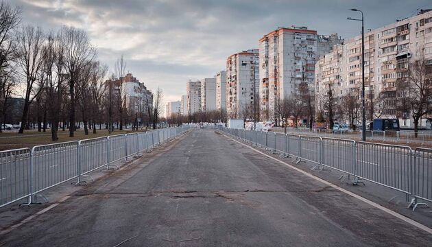 На Арсенальной набережной ограничат движение до октября 2028 года, ещё три улицы перекроют на ближайшие дни