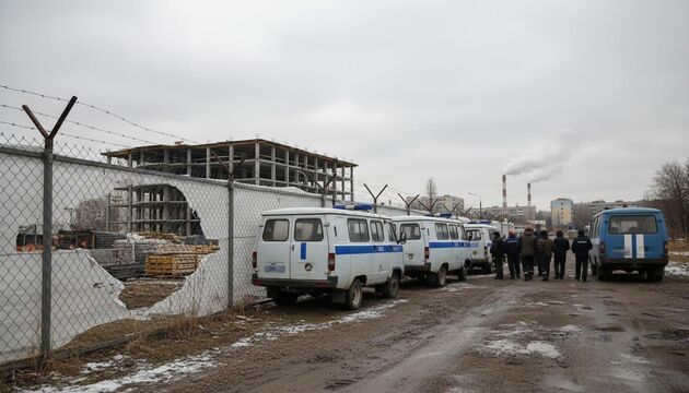 После рейдов на стройках Петербурга и Ленобласти в полицию доставили 19 мигрантов